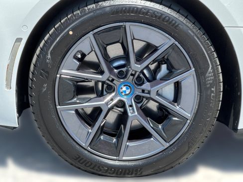 Used 2023 BMW i4 eDrive35 RWD image 13