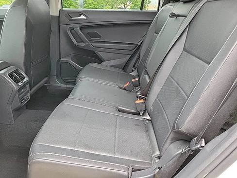 Used 2020 Volkswagen Tiguan SE w/ Panoramic Sunroof Package AWD/4WD image 14