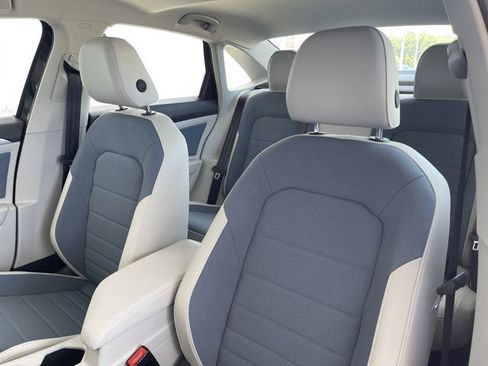 New 2025 Volkswagen Jetta SE image 17