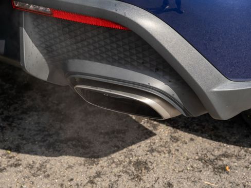 Certified 2023 Porsche Macan AWD/4WD image 20