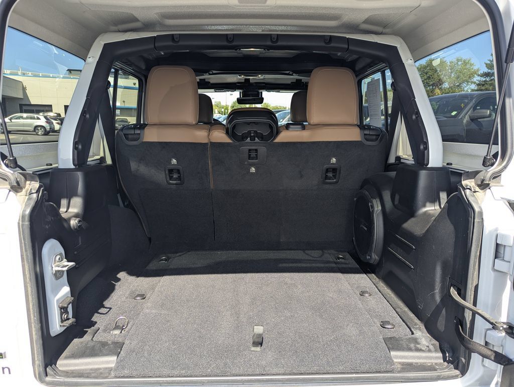 Used 2021 Jeep Wrangler Unlimited Sahara AWD/4WD image 29