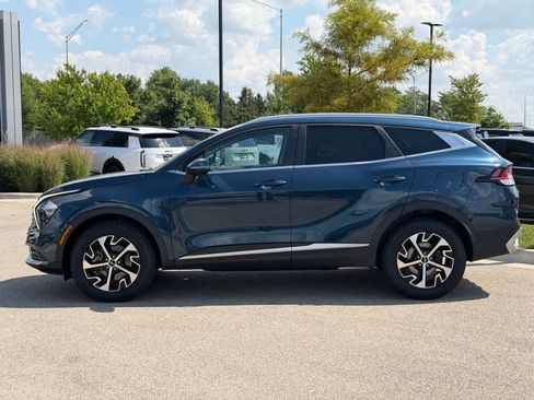 Used 2023 Kia Sportage EX AWD/4WD image 3