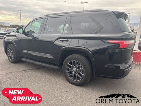 Used 2023 Toyota Sequoia Platinum image 4