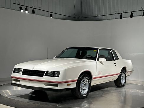 Used 1987 Chevrolet Monte Carlo SS RWD image 2
