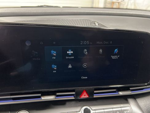 Used 2025 Hyundai Elantra SEL image 33