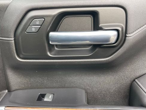 Used 2021 Chevrolet Silverado 1500 High Country w/ Technology Package image 16