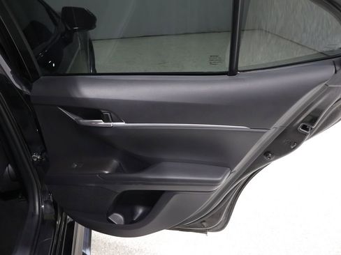 Used 2022 Toyota Camry SE w/ Carpet Mat Package (TMS) AWD/4WD image 21