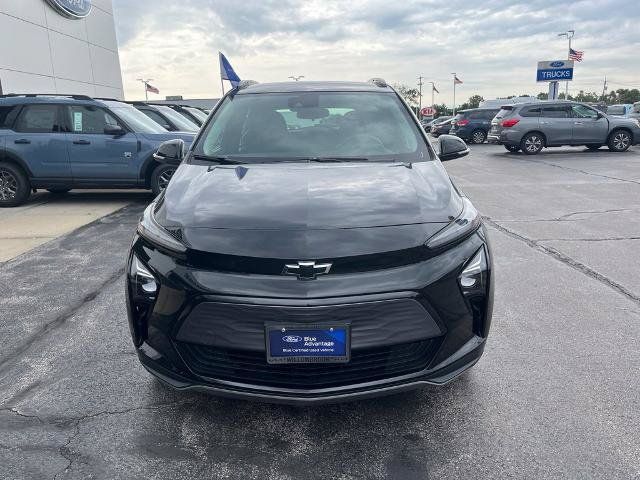 Used 2023 Chevrolet Bolt EUV LT w/ Driver Confidence Package FWD image 2