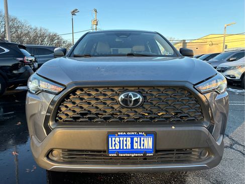 Used 2023 Toyota Corolla Cross L image 3