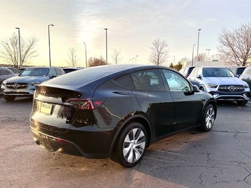 Used 2023 Tesla Model Y Long Range image 8