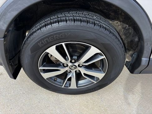 Used 2017 Toyota RAV4 XLE image 22