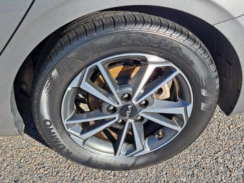 Used 2023 Kia Forte LXS image 28