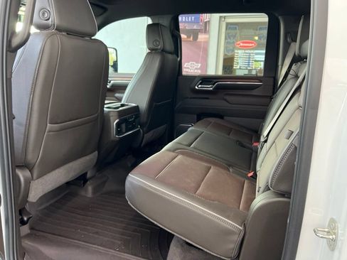 Used 2024 GMC Sierra 2500 Denali AWD/4WD image 10