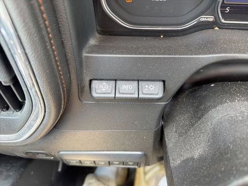 Used 2022 GMC Sierra 2500 AT4 w/ AT4 Premium Plus Package AWD/4WD image 35