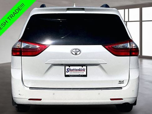 Used 2020 Toyota Sienna XLE Premium AWD/4WD image 5