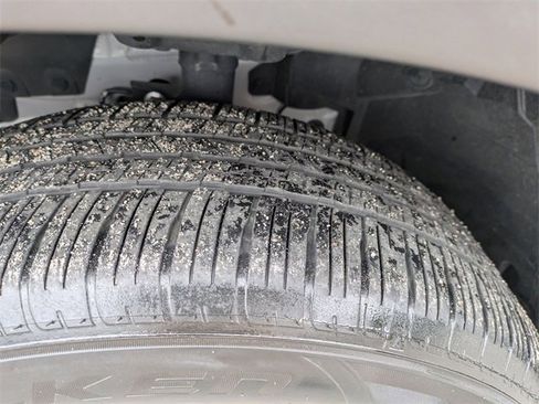 Used 2023 Nissan Rogue SV w/ SV Premium B Package image 11