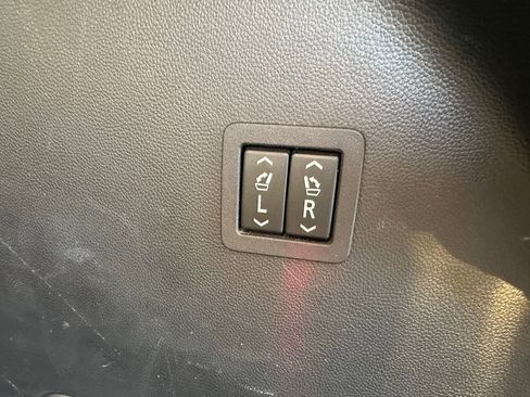 Used 2018 Buick Enclave Premium w/ Experience Buick Package image 33