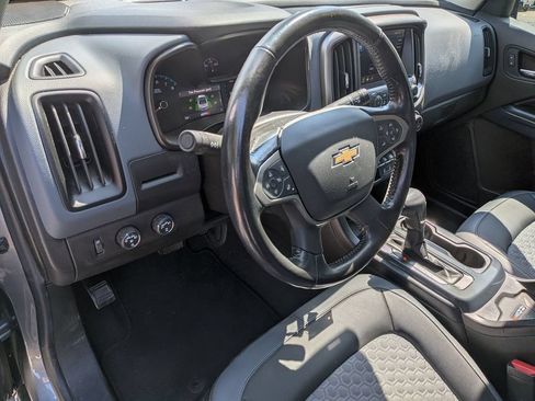 Used 2021 Chevrolet Colorado Z71 w/ Safety Package AWD/4WD image 17