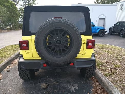Certified 2022 Jeep Wrangler Unlimited Sahara w/ Safety Group AWD/4WD image 4