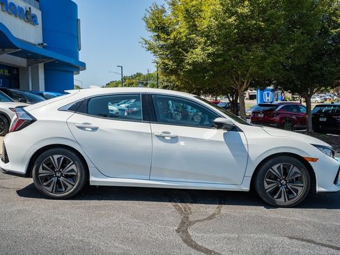 Used 2017 Honda Civic EX image 3