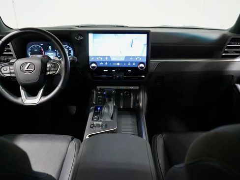 Used 2024 Lexus GX 550 image 19