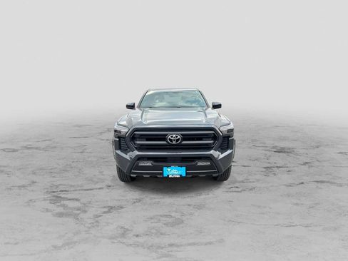 Used 2025 Toyota Tacoma SR5 AWD/4WD image 3