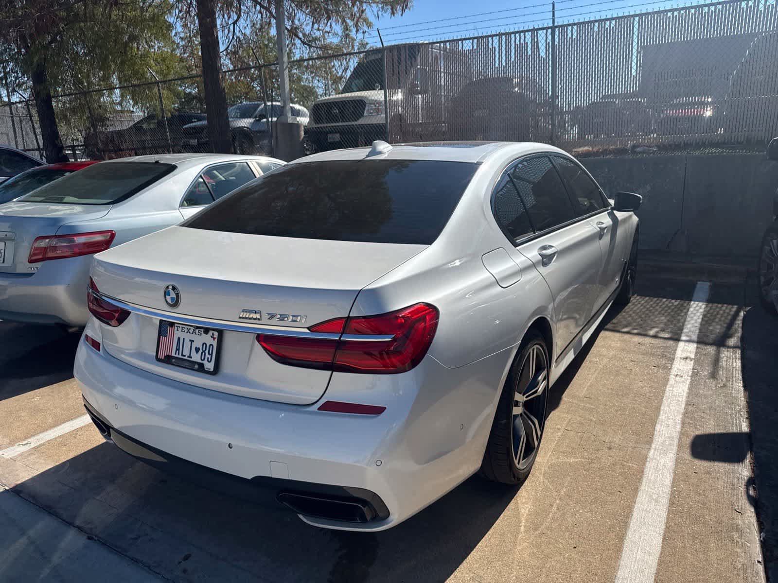 Used 2017 BMW 750i RWD image 4