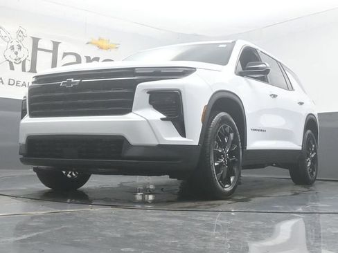New 2026 Chevrolet Traverse LT w/ Midnight/Sport Edition FWD image 4