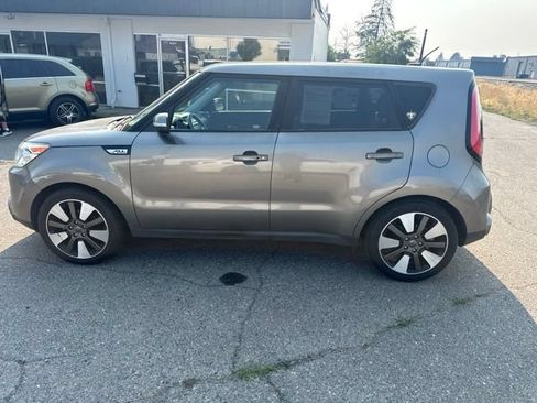 Used 2016 Kia Soul ! w/ Premium Package FWD image 11