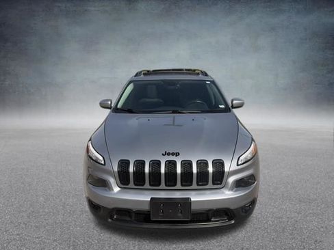 Used 2015 Jeep Cherokee Latitude w/ Comfort/Convenience Group image 16