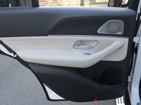 Used 2020 Mercedes-Benz GLE 350 4MATIC w/ Premium Package image 23