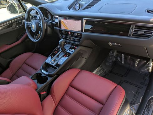 New 2026 Porsche Macan Turbo image 31