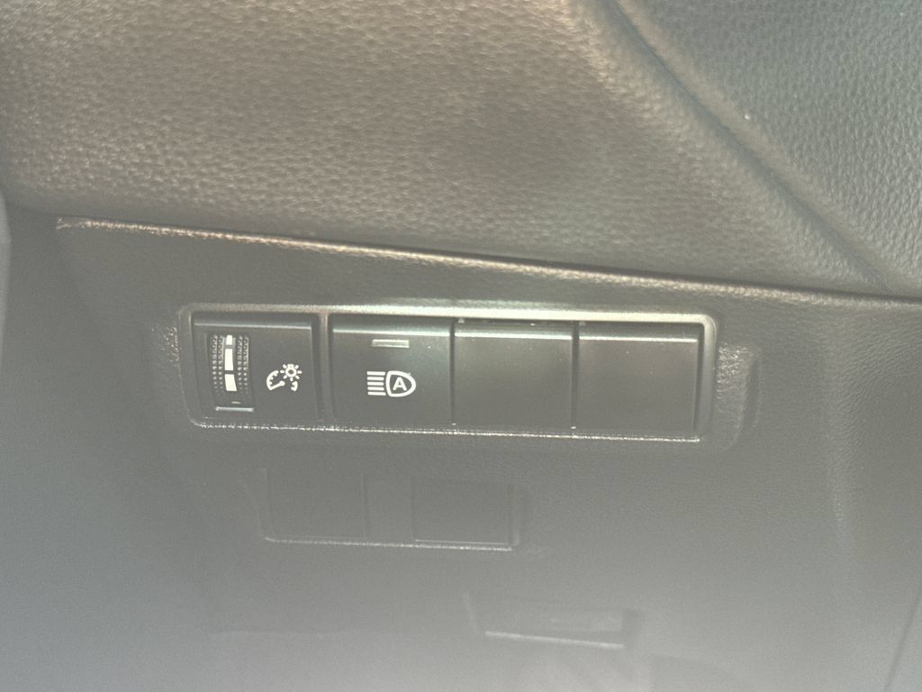 Used 2023 Toyota Corolla Cross LE w/ Moonroof Package AWD/4WD image 30
