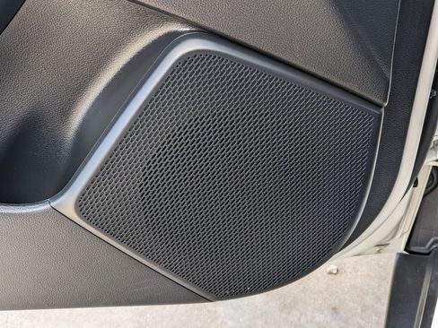 Certified 2025 Kia Soul LX image 21