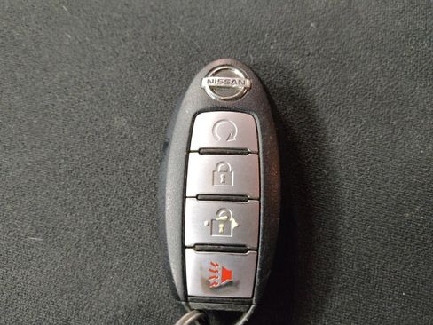 Used 2016 Nissan Pathfinder SV AWD/4WD image 32