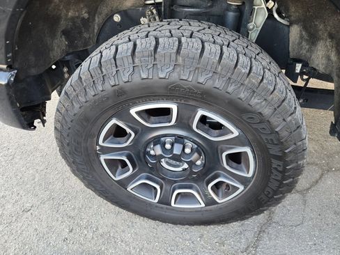 Used 2023 Ford F250 Platinum image 34