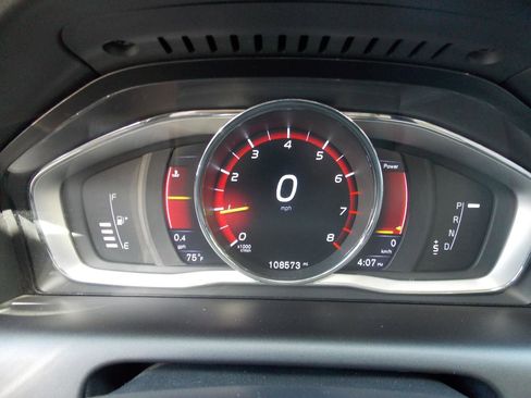 Used 2016 Volvo XC60 T5 Premier w/ Proximity Package FWD image 22