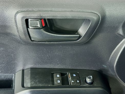 Used 2020 Toyota Tacoma SR RWD image 22