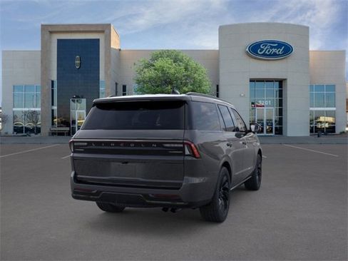 New 2025 Lincoln Navigator Reserve w/ Jet Appearance Package image 8