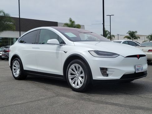 Used 2020 Tesla Model X AWD/4WD image 5