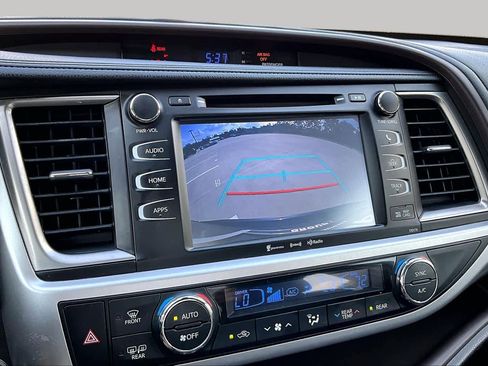 Used 2018 Toyota Highlander XLE FWD image 27
