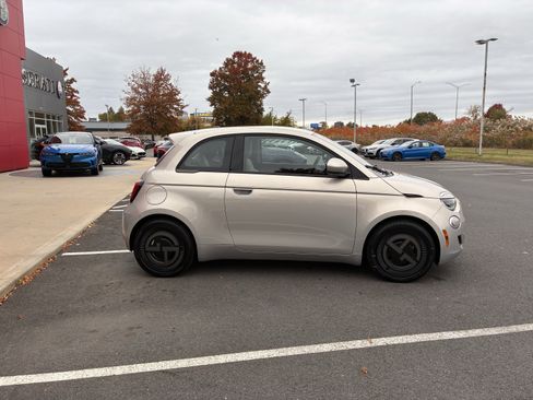 New 2025 FIAT 500 e image 4