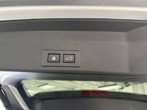 Used 2020 Subaru Ascent Limited w/ Technology Package AWD/4WD image 14
