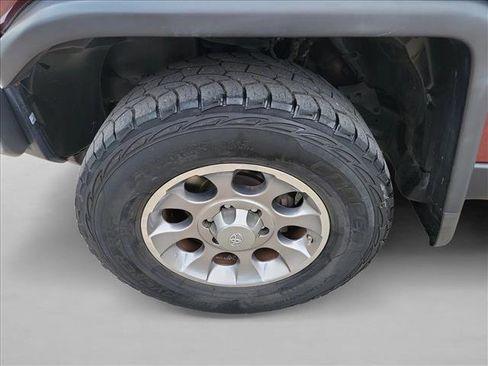 Used 2011 Toyota FJ Cruiser 4WD image 9