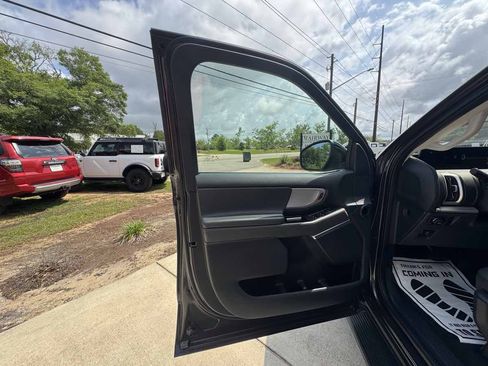 Used 2025 Ford Expedition Active AWD/4WD image 32
