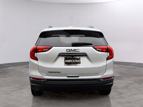 Used 2020 GMC Terrain SLT w/ Elevation Edition image 6
