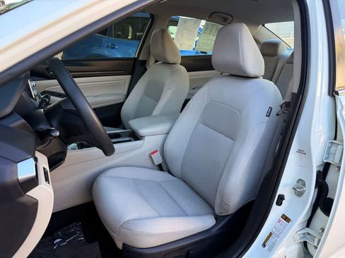 Used 2020 Nissan Altima 2.5 S FWD image 11