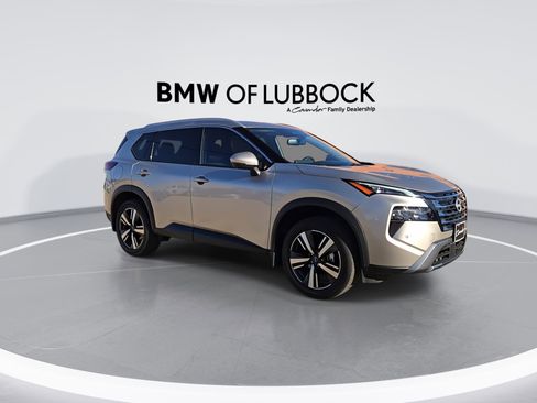 Used 2025 Nissan Rogue SL w/ SL Premium Package image 2