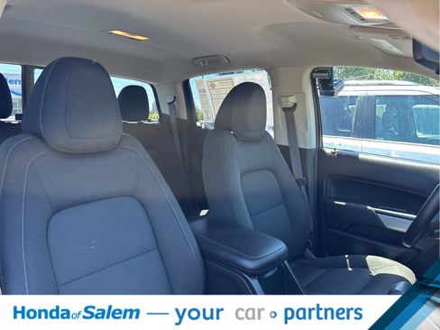 Used 2017 Chevrolet Colorado LT w/ LT Convenience Package AWD/4WD image 14