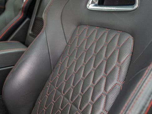 Used 2020 Jaguar F-TYPE SVR image 29